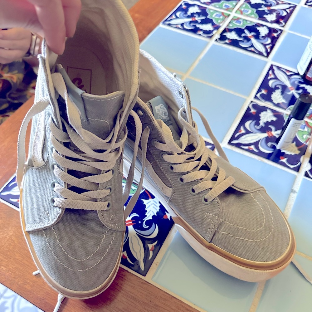 Vans - Picture 2 of 7